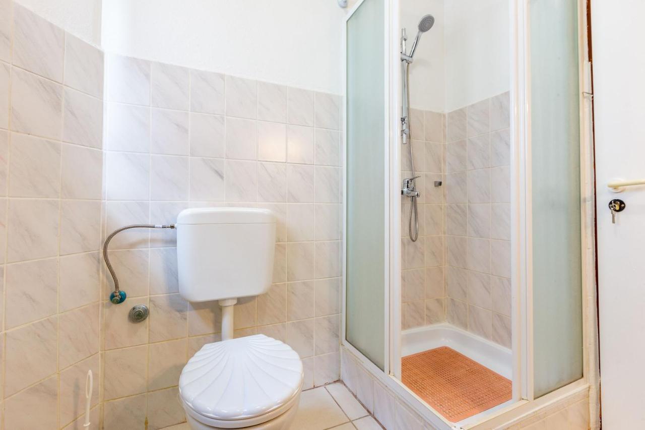 Mare-More Studio W Balcony And Beach Front And View Задар Екстериор снимка